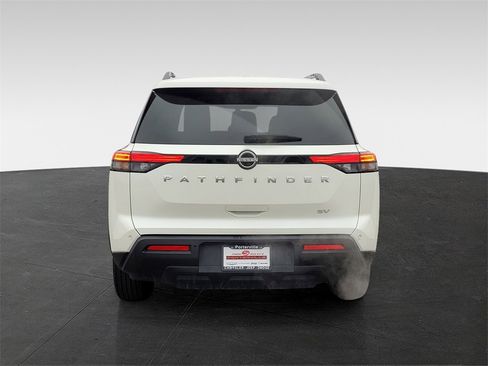 Used 2024 Nissan Pathfinder SV image 5