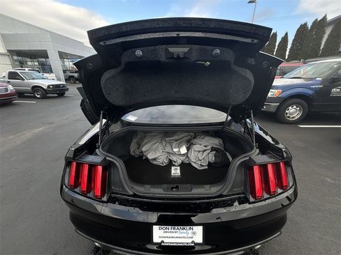 Used 2016 Ford Mustang Shelby GT350 w/ Technology Package image 29