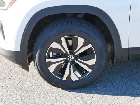 New 2026 Volkswagen Atlas SE image 4