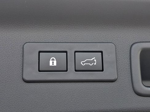 Used 2025 Subaru Forester Limited w/ Popular Package image 29