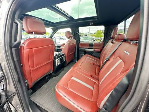 Used 2018 Ford F150 Platinum w/ Equipment Group 701A Luxury AWD/4WD image 4