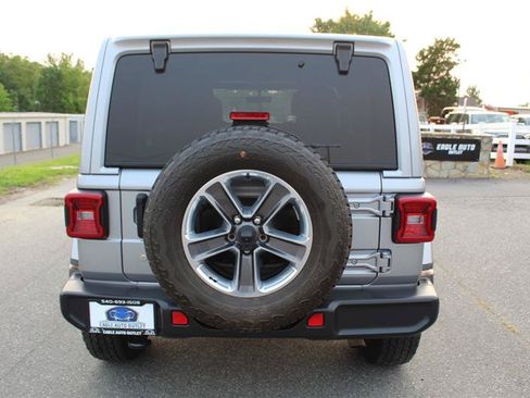Used 2019 Jeep Wrangler Unlimited Sahara AWD/4WD image 6