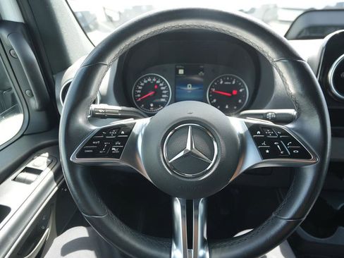 Used 2025 Mercedes-Benz Sprinter 2500 image 7