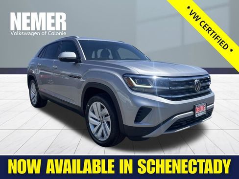 Certified 2022 Volkswagen Atlas Cross Sport SE AWD/4WD image 9