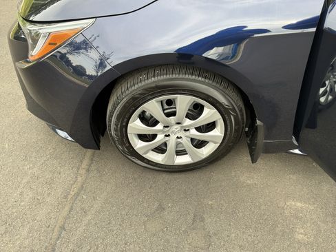 Used 2025 Toyota Corolla LE FWD image 13