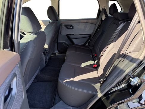 Used 2023 Nissan Rogue S FWD image 16