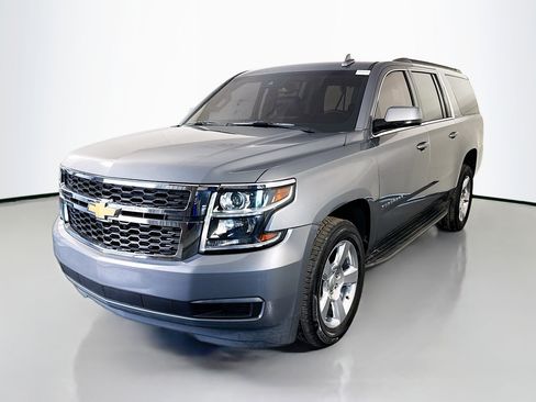 Used 2020 Chevrolet Suburban LT image 4