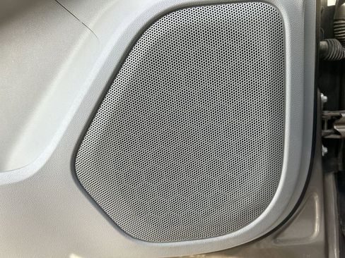 Used 2023 GMC Acadia SLE image 23