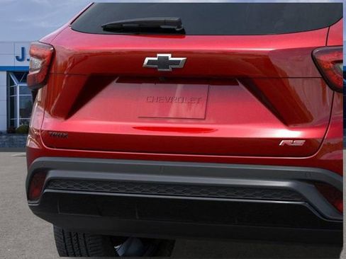 New 2026 Chevrolet Trax RS w/ Driver Confidence Package image 14