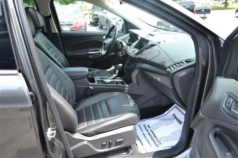 Used 2017 Ford Escape SE w/ SE Leather Comfort Package FWD image 24