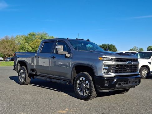 Used 2024 Chevrolet Silverado 2500 Custom w/ Custom Value Package AWD/4WD image 1