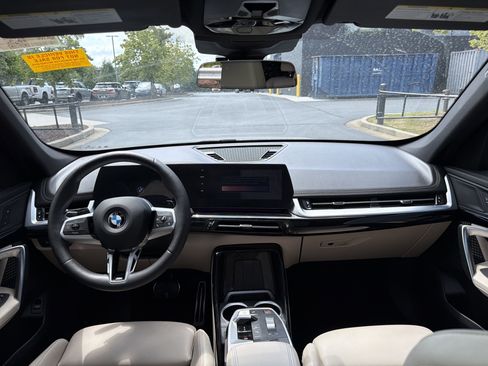 Used 2025 BMW X1 xDrive28i w/ M Sport Package AWD/4WD image 25