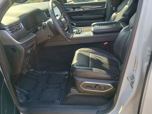 Used 2022 Jeep Wagoneer Series II AWD/4WD image 25
