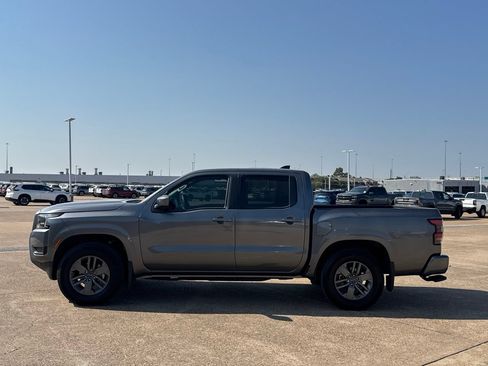 Certified 2025 Nissan Frontier SV w/ Tow Package RWD image 14