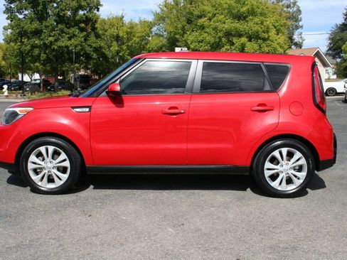 Used 2016 Kia Soul + FWD image 7