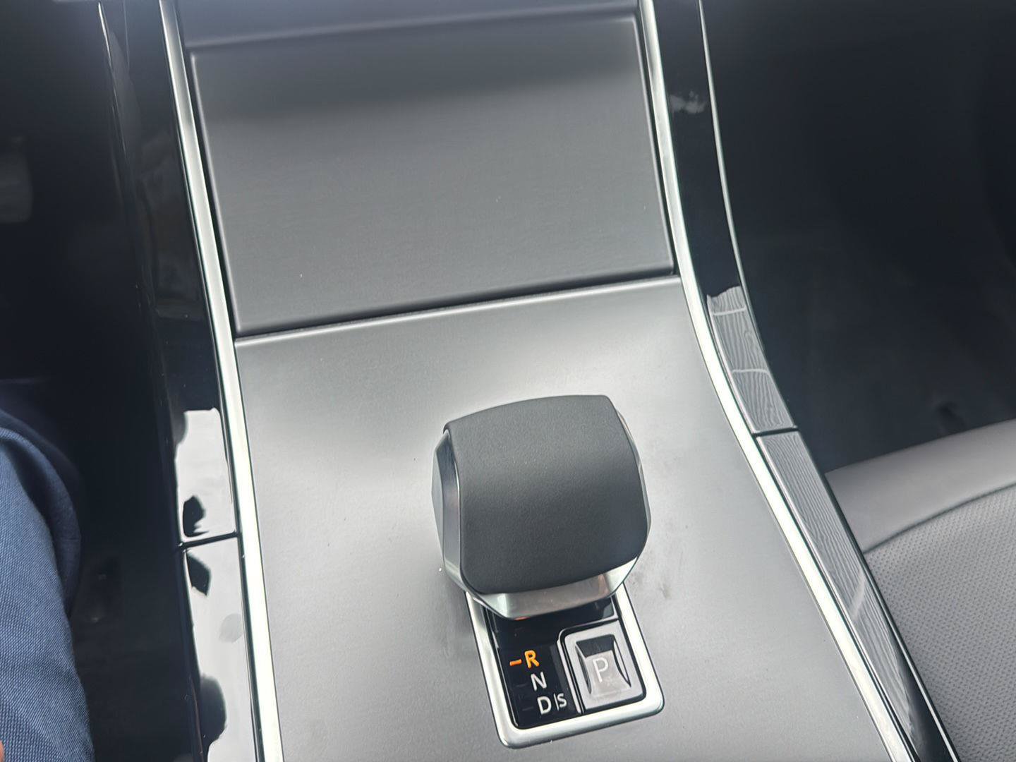 New 2026 Land Rover Range Rover Evoque S AWD/4WD image 30