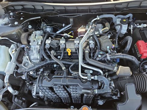 Used 2025 Nissan Altima 2.5 SV FWD image 17