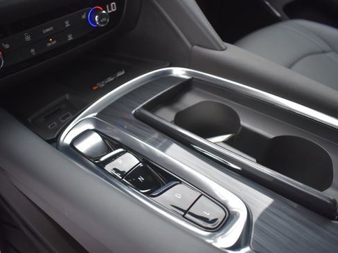 Used 2024 Buick Enclave Essence w/ Sport Touring Edition image 28