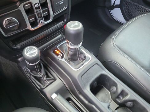 Used 2021 Jeep Wrangler Unlimited Sahara w/ Cold Weather Group image 14