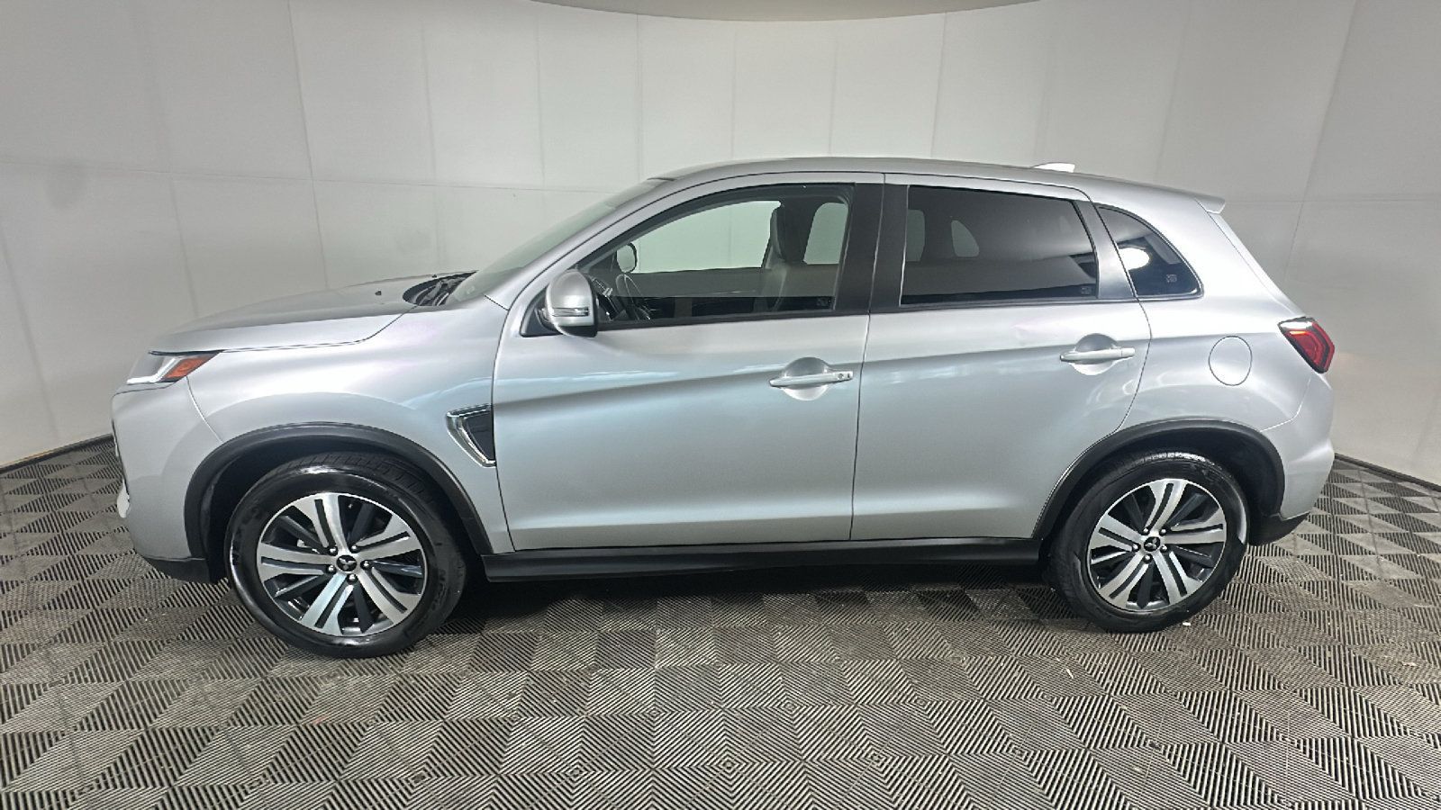 Used 2024 Mitsubishi Outlander Sport SE AWD/4WD image 5
