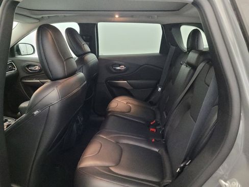 Used 2021 Jeep Cherokee Limited w/ Elite Package AWD/4WD image 18