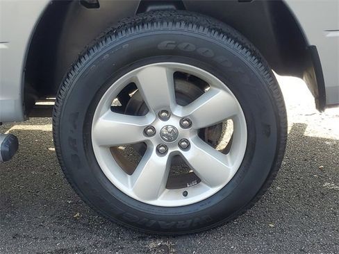 Used 2015 RAM 1500 Express image 6