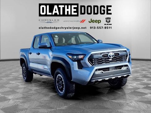 Used 2025 Toyota Tacoma SR5 image 30