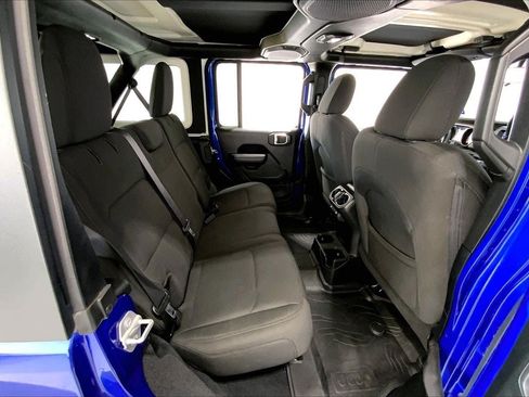 Used 2018 Jeep Wrangler Unlimited Sport S AWD/4WD image 25