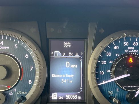 Used 2020 Toyota Sienna LE w/ Carpet Mat Package FWD image 15