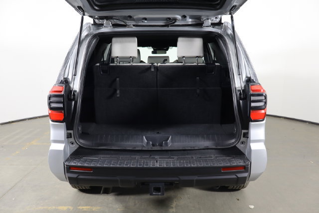 Used 2025 Toyota 4Runner SR5 AWD/4WD image 17