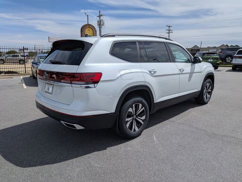New 2026 Volkswagen Atlas SE FWD image 3