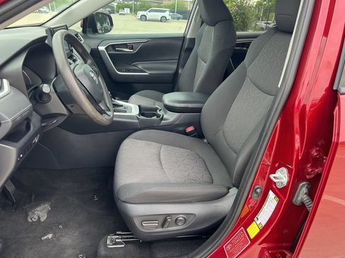 Used 2019 Toyota RAV4 XLE w/ Convenience Package FWD image 5