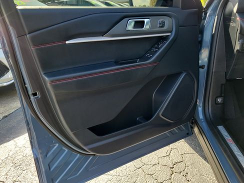Used 2025 Ford Explorer ST-Line w/ Premium Package RWD image 15