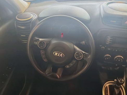Used 2016 Kia Soul FWD image 17