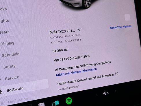 Used 2022 Tesla Model Y Long Range AWD/4WD image 18