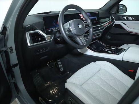 Used 2025 BMW X5 xDrive40i w/ M Sport Package image 18