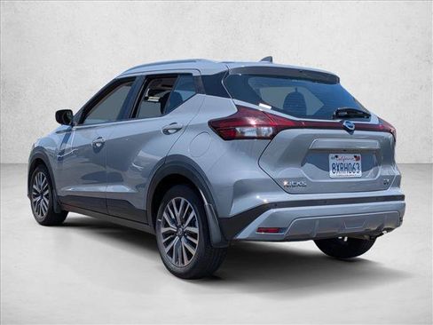 Used 2021 Nissan Kicks SV FWD image 7