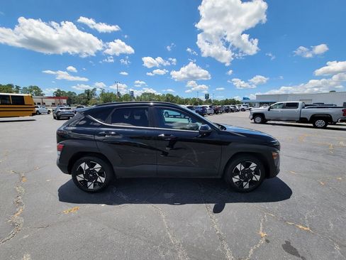 Used 2025 Hyundai Kona SEL FWD image 6