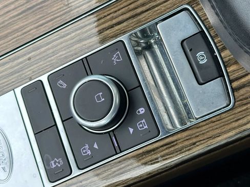 Used 2018 Land Rover Range Rover HSE AWD/4WD image 37