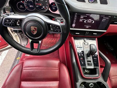 Used 2020 Porsche Cayenne AWD/4WD image 4