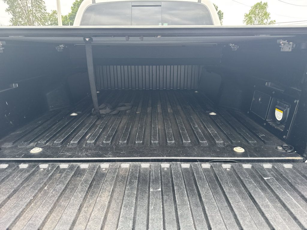 Used 2023 Toyota Tacoma TRD Sport w/ TRD Premium Sport Package AWD/4WD image 7