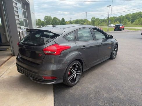 Used 2016 Ford Focus ST FWD image 3