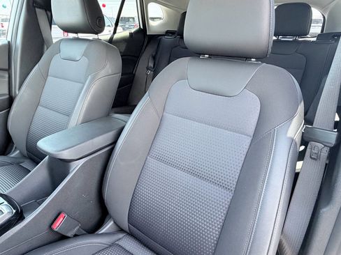 Used 2024 Chevrolet Trax LT w/ LT Convenience Package FWD image 20