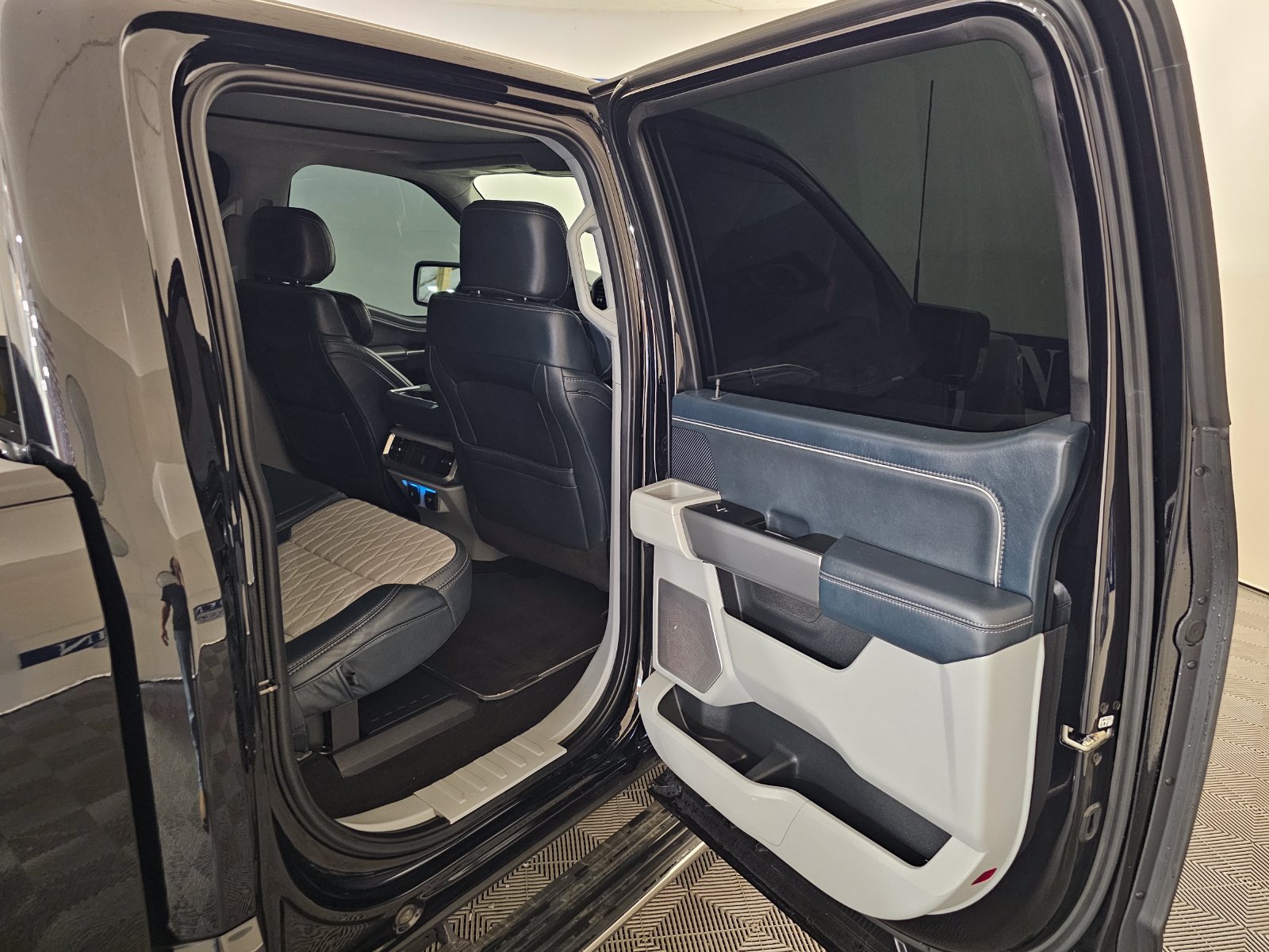 Used 2022 Ford F150 Limited AWD/4WD image 27
