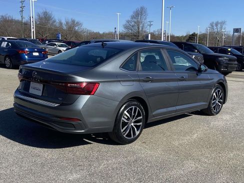 New 2026 Volkswagen Jetta SE FWD image 3