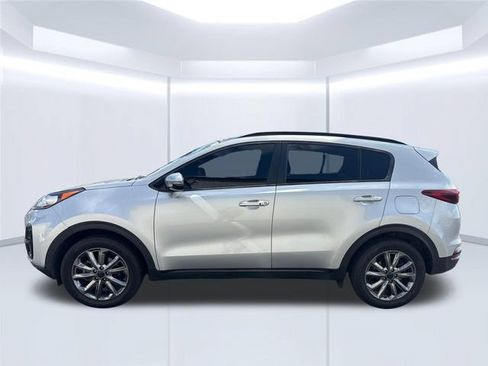 Used 2021 Kia Sportage S w/ S AWD Premium Package image 2