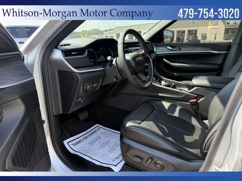 New 2025 Jeep Grand Cherokee L Limited w/ Luxury Tech Group II image 17