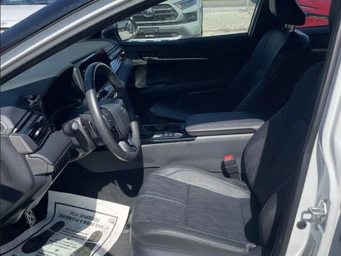 Used 2025 Toyota Camry XSE image 6