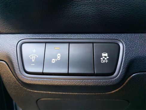 Certified 2023 Kia Forte LXS w/ LXS Technology Package image 28