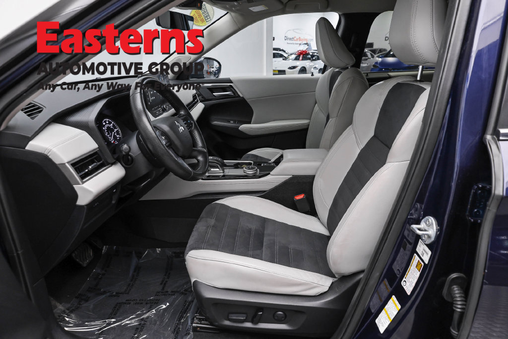 Used 2025 Mitsubishi Outlander SE FWD image 16